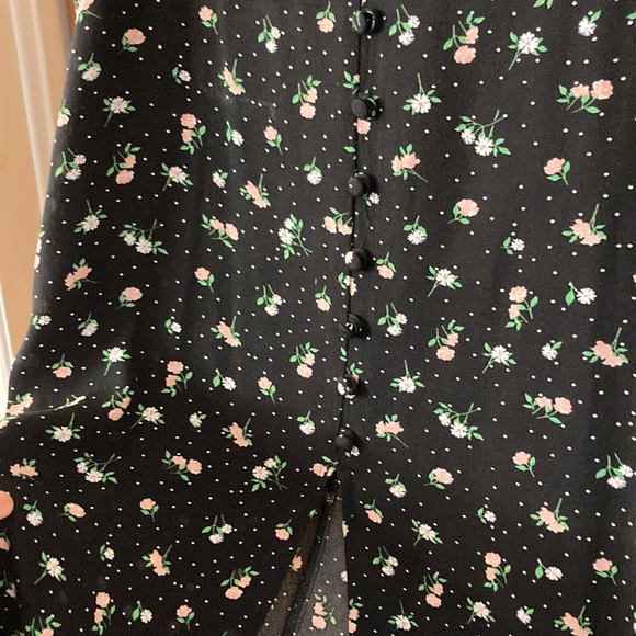 Beautiful H&M Flowered Black Skirt with Slit at Front - Picture 2 of 4